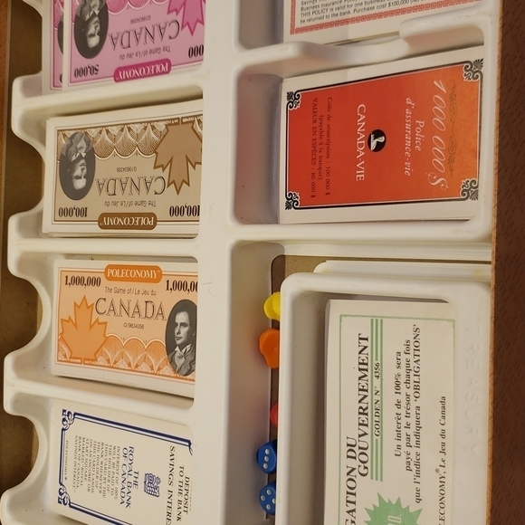 GOLDEN Poleconomic The Game of Canada in French and English 23" x 14.5 - Picture 5 of 13